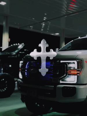 A post by @carwhisperers on TikTok caption: No words needed…  @wide.daddy  #truck #trucks #trucktok #trucksoftiktok #ford #f350 