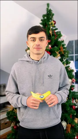 A post by @pedri on TikTok caption: Queda poco para que lleguen los Reyes Magos y hay que estar preparados. Días para disfrutar, soñar y reponer energía. #PlátanoEs 🍌