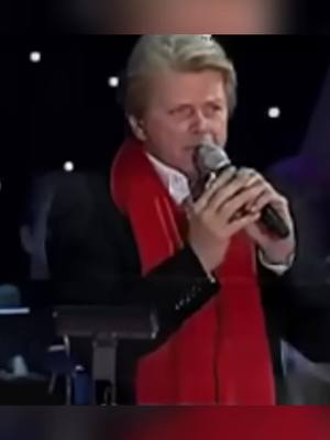 A post by @solooloo on TikTok caption: #hardtosayimsorry #petercetera #letraymusica #letradecanciones🎧🎶 #recuerdosdesbloqueados💔 #romanticos #musicaeningles #letradecanciones🎧🎶 #directoatucorazon 