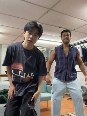 A post by @allan_jeon on TikTok caption: sim, eu fiz o amaury dançar tiktok 🙌🏻