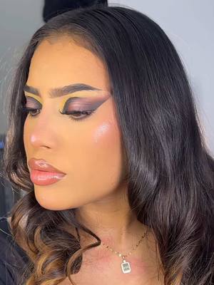 A post by @dulceemn on TikTok caption: #makeup 