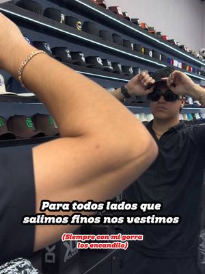 A post by @dakapsmx on TikTok caption: Fino nos vestimos 😎✨