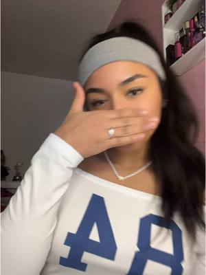 A post by @whodoesntlovedania on TikTok caption: A PROMISE RING CHRISTMAS 💍🎄🤍 #promisering #heartring #silver #lockedin #wifedup #promiseringstage #fyp 