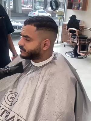 A post by @selliti.1234 on TikTok caption: @👑Barberdose 99🇹🇳💈 #djeddah🇸🇦 