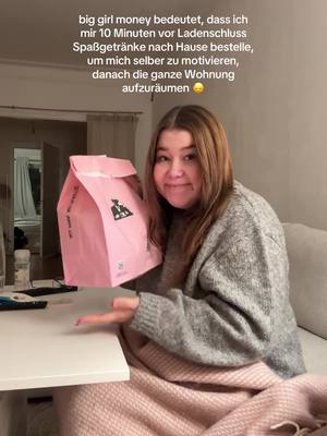 A post by @elisaxh on TikTok caption: kommt mir jemand beim aufräumen helfen?  #sweden #moving #abroad #auswandern #stockholm #schweden #snow #joeandthejuice #fyp 