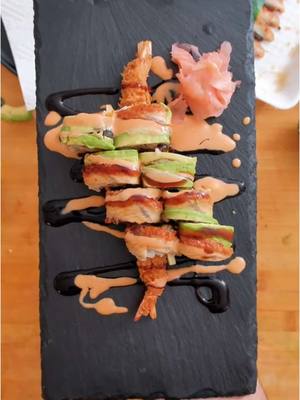 A post by @horusfoodcologne on TikTok caption: Dragon Roll selber machen! 🐲🍣#sushiselbermachen #sushirezept 