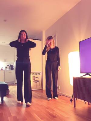 A post by @wilma.ishagen on TikTok caption: slay @Isabelle Olsson #foryoupagе #dance 