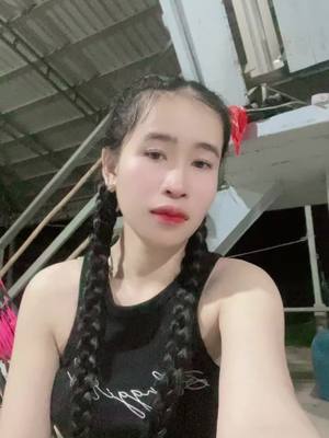 A post by @eii_lis on TikTok caption: ស្អប់ដល់ឆ្អឹង