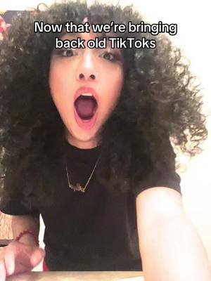 A post by @yukixnoodles on TikTok caption: She’s the reason why i downloaded tiktok #oldtiktok #throwback #2019tiktok #fyp #trend #meme #anime 