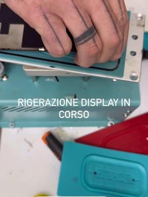 A post by @prontosmartphone on TikTok caption: #prontosmartphone #rigenerazione #apple #iphone 