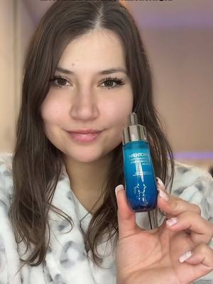 A post by @barbaaraaa1 on TikTok caption: Depuis que j’utilise ce sérum, ma peau paraît incroyablement lissée, rebondie et repulpée, comme revitalisée ! #PlumpSkin   @Biotherm  @Beauty Crew FR #Biotherm #skincare #lifeplankton ❄️🤍