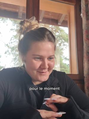 A post by @laloubrt on TikTok caption: LES VLOGUEUUUH DU SKI - EP.5 🫣