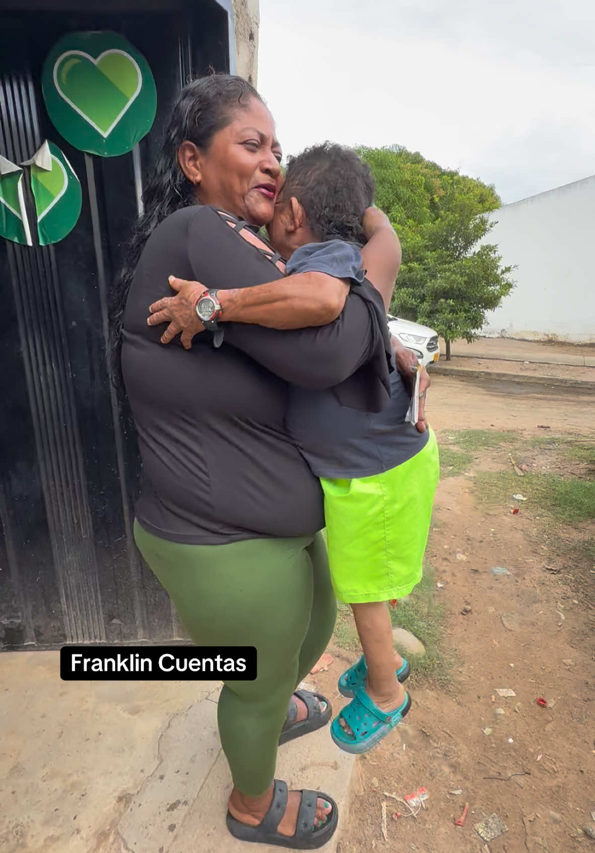 A post by @franklincuentas on TikTok caption: Salas visitando su amor jajaja 