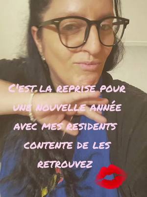 A post by @sabrinalachieuze on TikTok caption: bonne journée à tous bisous de moi 💋 💋 💋 