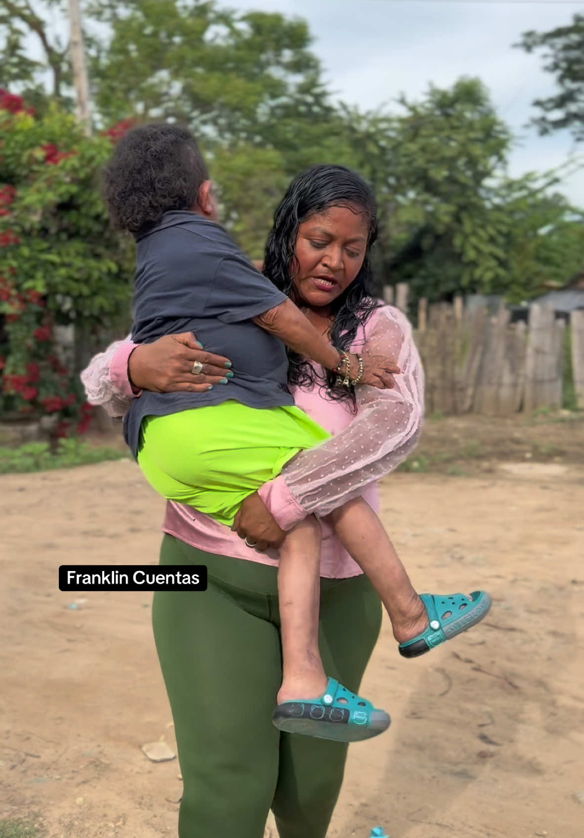 A post by @franklincuentas on TikTok caption: Salas de caimán jajajaja