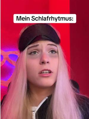 A post by @mrs.spark on TikTok caption: Ob er jemals wiederkommt??🥲😂#squidgame #ichkenndiesesspielschon #comedy 