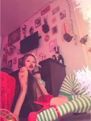 A post by @sandy.candyyy on TikTok caption: I wanna be a pin up model #fyp #lgbt #lesbian #pinupgirl #leo #rockyhorror 