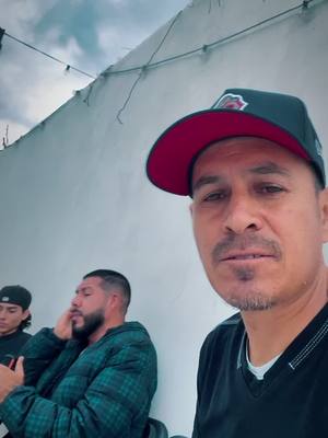 A post by @los_tios_de_la_sobrina on TikTok caption: Nos mandaron este video🔥#losmontenegrooficial #guanajuatocheck🇲🇽 #musica #clasico #oldschool #guanajuato #viral_video #losmontenegroylasobrina 