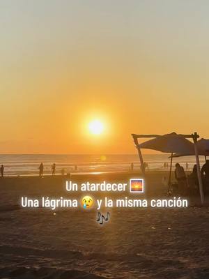 A post by @infantegaby25 on TikTok caption: #nuestroatardecer🌊🌅 