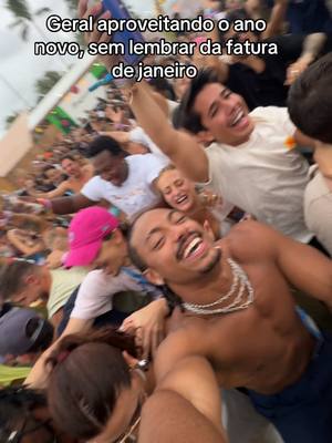 A post by @luccasabreuu on TikTok caption: Pois é janeiro chegou…