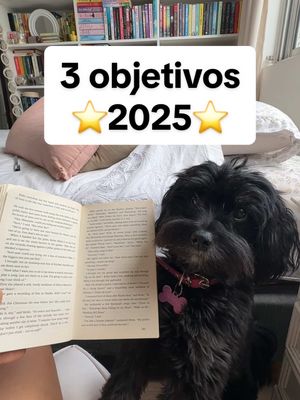 A post by @victoria.resco on TikTok caption: A ver si CUMPLIMOS #2025 #añonuevo #victoriaresco #challenge 