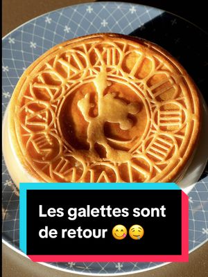 A post by @disneylandparis on TikTok caption: Avis aux gourmands 😋 : la galette frangipane est de retour à Disneyland Paris ! Alors, galette classique ou galette revisitée... laquelle aimerais-tu goûter ? 🫣   Foodies, take note! 😋 The frangipane galette is back at Disneyland Paris! So, classic galette or galette with a twist, which would you like to try? 🫣    #DisneyFood #Galette #GaletteDesRois #Food #DisneylandParis #DisneyParks #DisneyEats