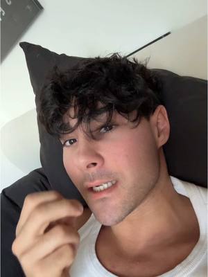 A post by @santialpay on TikTok caption: Ich muss mich irgendwie ablenken😩