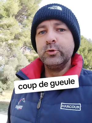 A post by @terredesportequestre on TikTok caption: Coup de gueule ! 😡 #equitation #horse #humour 