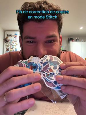 A post by @timthc on TikTok caption: Voilà une façon de relativiser un peu sa note avec le meilleur des personnages Disney 😝. Hate de voir leur réaction 😂. #prof #professeur #humour #disney#stitch #eleve #notes 