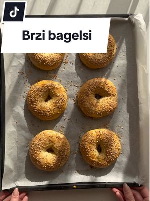 A post by @marijamazalin on TikTok caption: Viralni proteinski bagelsi 👌🥯  SASTOJCI • 300g glatko brašno  • 1 žličica sol • 1/2 praška za pecivo (6g) • 300g grčki jogurt RECEPT 1. Upalite pećnicu na 200’C 2. Izmiješajte sve sastojke u zdjeli (kuhačom pa mijesite/utiskujte rukom ili kratko miksajte spiralnim nastavcima) 3. Prebacite smjesu na pobrašnjenu podlogu i podijelite na 6 jednakih dijelova (svaki 100g) 4. Svaki dio malo pobrašnite i izdužite (izmedju ruku ili na podlozi) te krajeve prstima stisnite/spojite u oblik bagela 5. Stavite na pleh obložen papirom za pečenje, premažite razmućenim jajetom te pospite s malo soli i puno sezama  6. Pecite 20-25min na 200’C (dok nisu zlatni) #peciva #bagels #jednostavni #recept #proteinskibagels #proteinbagels #EasyRecipes #jogurtpeciva #jednostavnirecepti #proteinskapeciva 