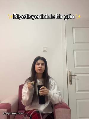 A post by @buketzehraa on TikTok caption: Online diyet için instagramdan yazabilirsinizz 🤍🌸✨ #beslenme #onlinediyet #sağlıklıyaşam 