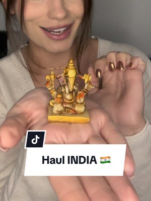 A post by @biancamandru.ro on TikTok caption: Suveniruri, haine, accesorii din India 🇮🇳 #haul IG: biancamandru