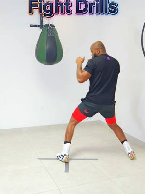 A post by @jonathanmalejordao on TikTok caption: Footwork for coordination or for fight ? 