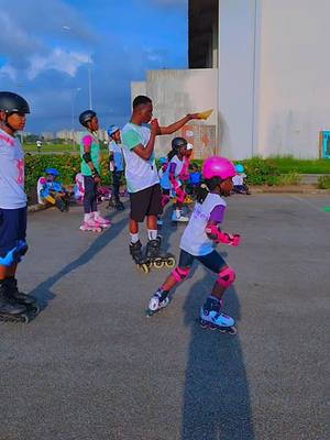 A post by @team_rollers_abidjan on TikTok caption: Demain c'est mercredi jour de sport à team rollers Abidjan 🛼🛼🥳