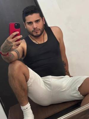 A post by @mikediaz33 on TikTok caption: #CapCut Me encantó 😳