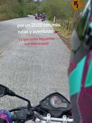 A post by @kareenboop on TikTok caption: #moto #motociclista 