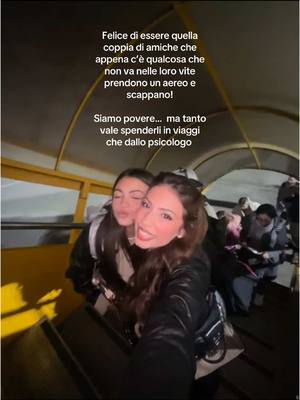 A post by @barbiebaddieeee on TikTok caption: @asia.sais giusto così amo👩🏻‍🦯👩🏻‍🦯