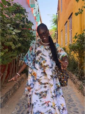 A post by @tusha_sylla on TikTok caption: Galsen nekhna ❤️ 😂.             #senegalaise_tik_tok #goree #africa #queens #dakar #goreeisland #senegal 