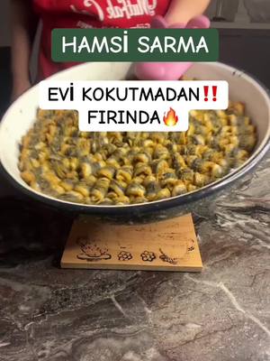 A post by @mutfakcadisi14 on TikTok caption: #hamsisarma #hamsi 💯👩‍🍳KOKUSUZ BALIK PİŞİRME TARİFİ🥰ÇITIR ÇITIR 💯 #gülmeyibilmeyendükkanaçmasın ❤️⬇️ REÇETE ✅⬇️ .1,5 kg hamsi  .1 tatlı kaşığı tuz .1,5 su bardağı mısır unu  TEPSİYE ; ZEYTİNYAĞI SÜRELİM HAMSİLERİ SARALIM VE DİZELİM HAMSİLERİNDE ÜZERİNE ZEYTİNYAĞI SÜRELİM PİŞİRME TARİFİ ✅⬇️ .SICAK FIRINDA .FANLI AYARDA .190 DERECE ISIDA .ORTA RAFTA .25 DAKİKA⏰ TEŞEKKÜRLER 🥰 #mutfakcadısı #dürüstlüközgürlüktür☝️ 