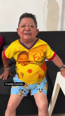 A post by @franklincuentas on TikTok caption: Oye Karina jaja tu perrito. 