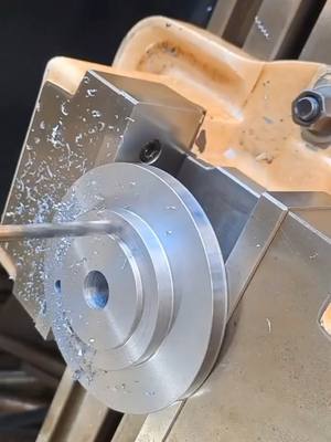 A post by @n1.fenneccnc on TikTok caption: #viral #cncdrehen #cnc #cncmachine #ASMR #cncmachinist #cncmachining #cncmilling #cncmachineoperator 