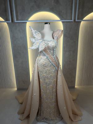 A post by @nijebudurii on TikTok caption: 😍😍😍😍😍  #fypageシ #foryoupagee #dress 