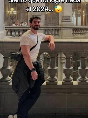 A post by @itomena on TikTok caption: Que orgullo siento de haber participado en esas olimpiadas, grandes momentos🥹✨️🤍 #añonuevo #humor #ia 