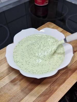 A post by @kadi_cuisine on TikTok caption: #cuisine #sauce verte