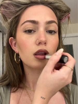 A post by @giannnaalee on TikTok caption: #lipcombo 