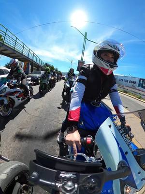 A post by @brendasuzuki1 on TikTok caption: puro avion 😎 puro SportBikers Tulancingo 