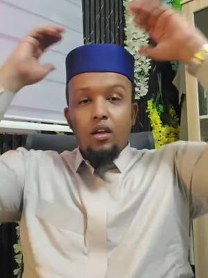 A post by @shamsodahiyo on TikTok caption: #duet with @Ahmed Adam Alasow #fyp ##aamiin🤲🤲🤲 