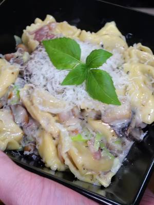 A post by @grillideen on TikTok caption: #tortellini #rezept #essen #food #pilze #lecker 