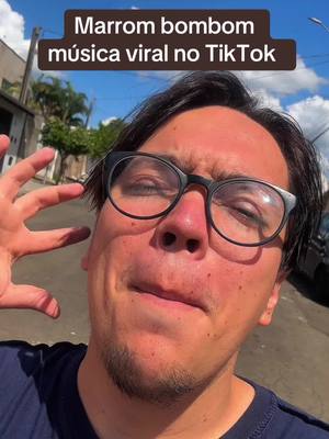 A post by @antonioconteudo on TikTok caption: marrom de bombom musica #marrombombom #musicaviral #video_viral #crescernotiktok #viralizarnotiktok 