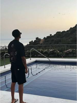 A post by @jcy__7 on TikTok caption: 🦅 #virale #marbella #fyp #foruyou #og #hit #vacances #holiday #badman #hit #pourtoi #challenge #tren 